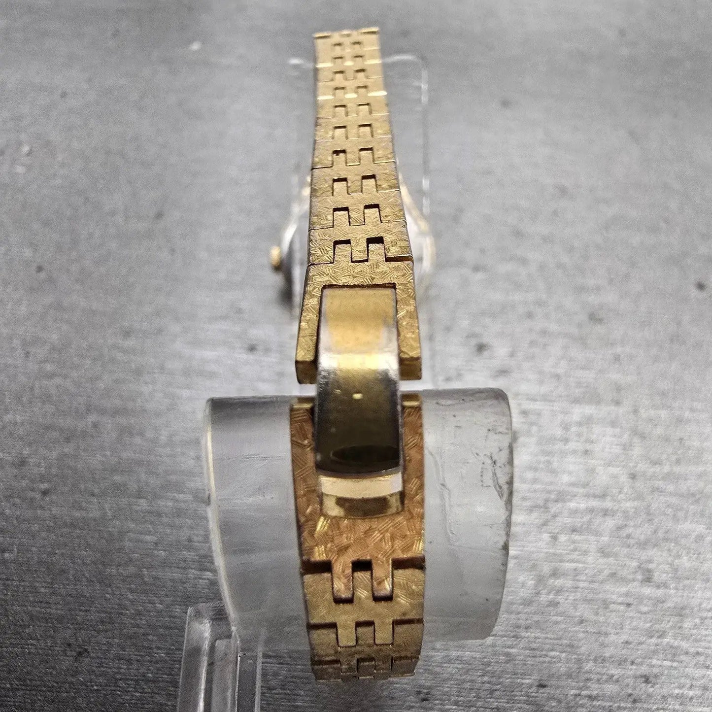 Seiko Watch Women 17mm Gold Dial Gold Tone Oval 2C20-5759 New Battery Vintage7
