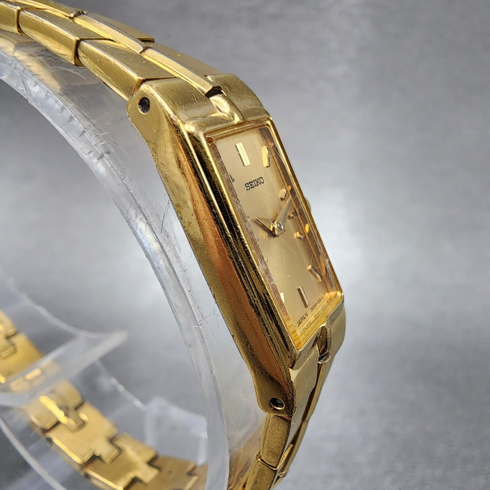 Seiko Tank Watch Women 13mm Champagne Dial Gold Tone 2e207479 New Battery3