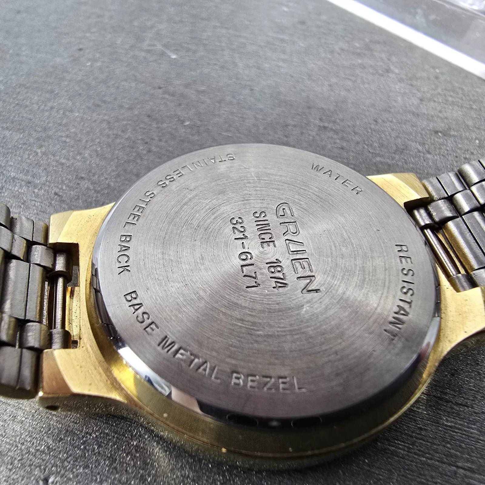 Gruen Alarm Watch Men 33mm Black Dial Gold Tone Round 321-6L71 New Battery9