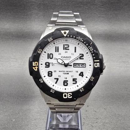 Casio Dive Watch Men 43mm White Dial Two Tone Daydate Round MRW-200H New Battery0