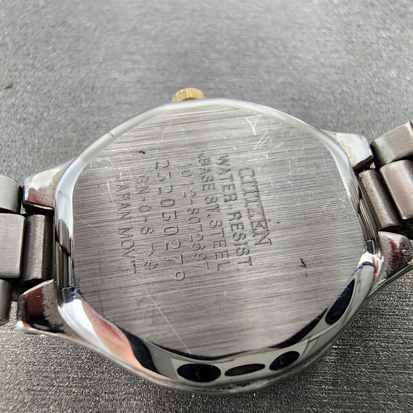 Citizen Watch Women 23mm Silver Dial Two Tone Date Round eu225451a New Battery19