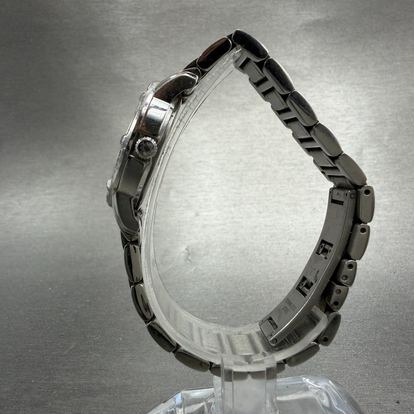 Bulova Watch Women 26mm MOP Dial Silver Tone Date Round 96R105 New Battery6