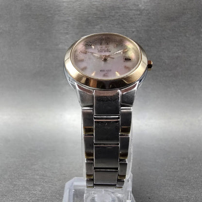 Citizen Eco-Drive Watch Women 26mm MOP Dial Two Tone Date E011-S070082 Works KKJ6