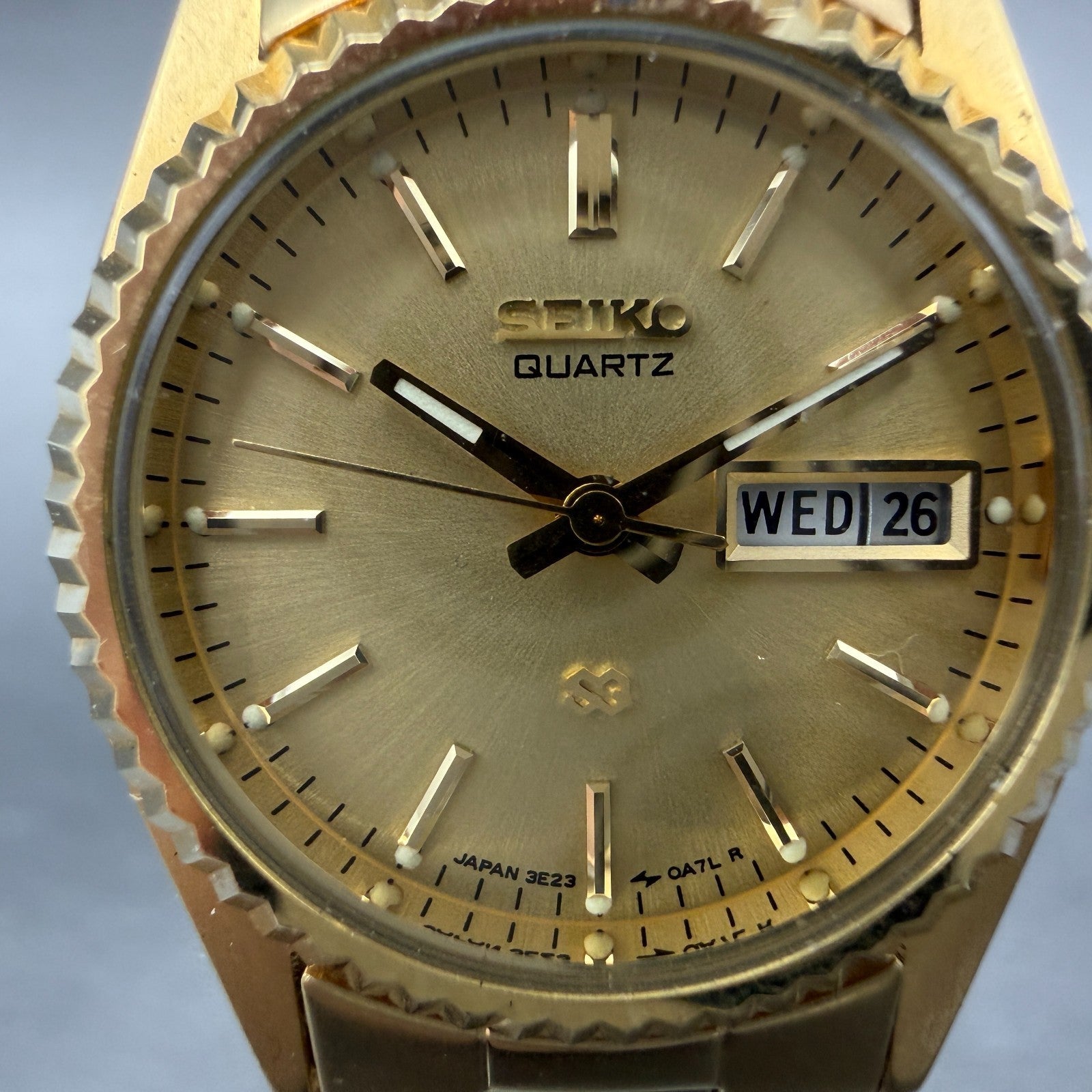 Seiko SQ Watch Women 24mm Champagne Dial Gold Tone Daydate 3e23-0a69 New Battery1