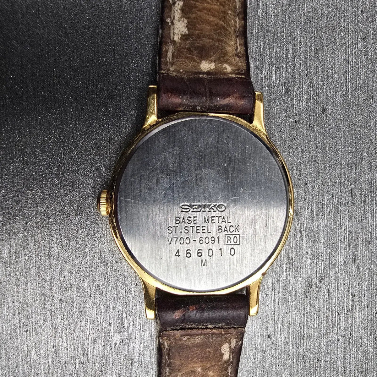 Seiko Watch Women 26mm White Dial Gold Tone Round V700-6091 New Battery VTG JP3310
