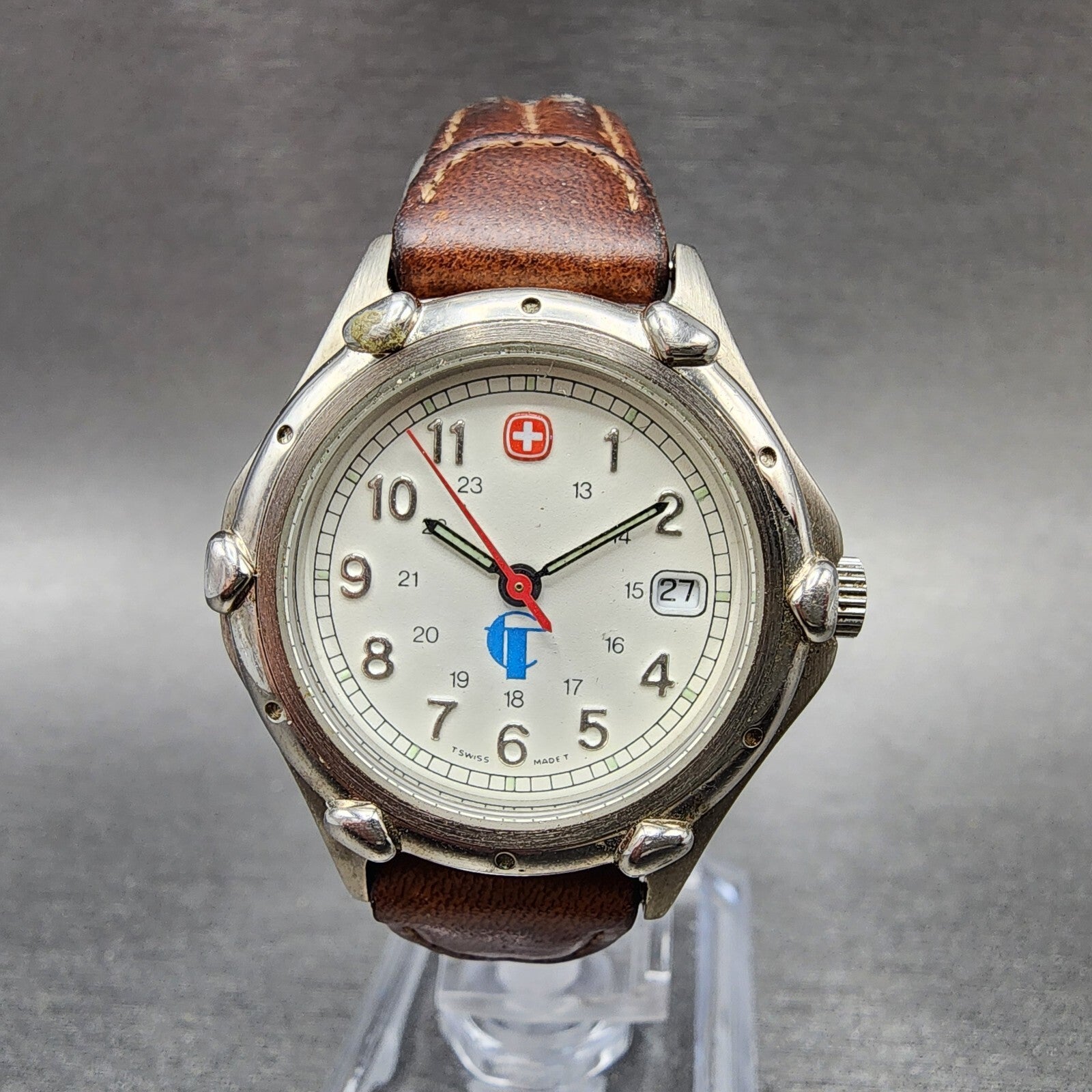 Wenger SAK Design Watch Women 29mm White Dial Silver Tone Date Round New Battery0
