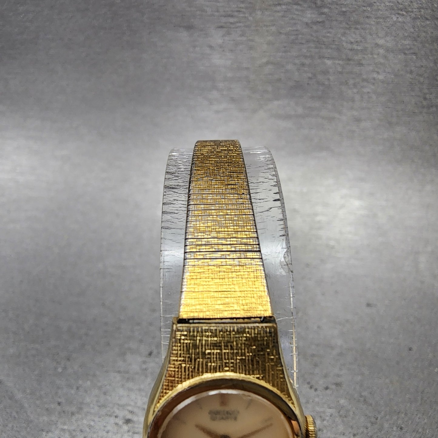 Seiko Watch 17mm Women Champagne Dial Gold Tone Round 20200329 New Battery5