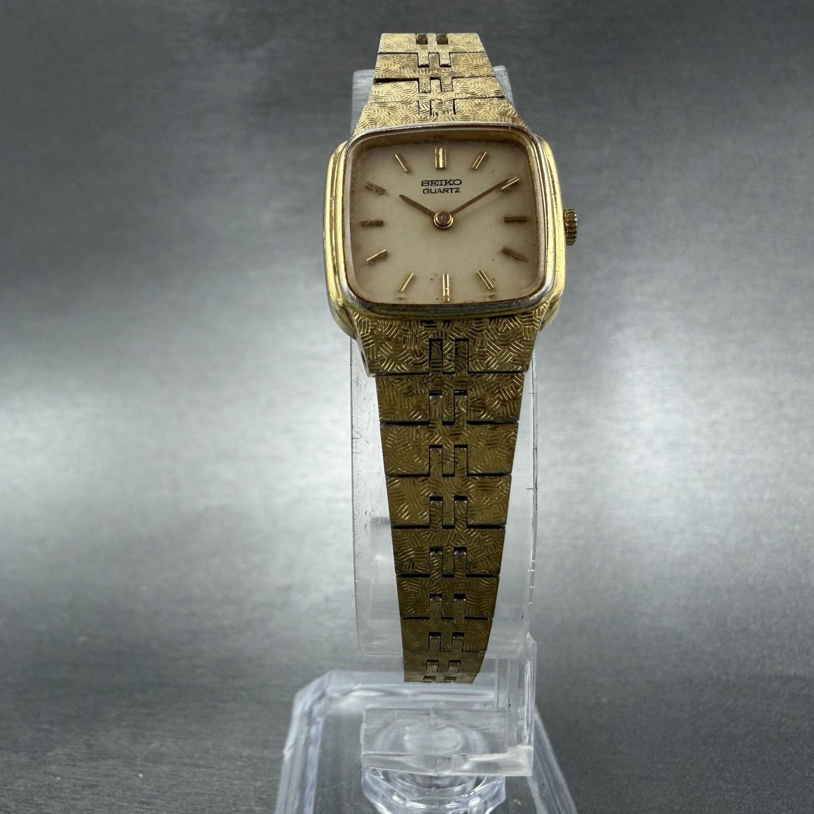 Seiko Watch Women 19mm Champagne Dial Gold Tone Rectangle 1400-6129 New Battery5