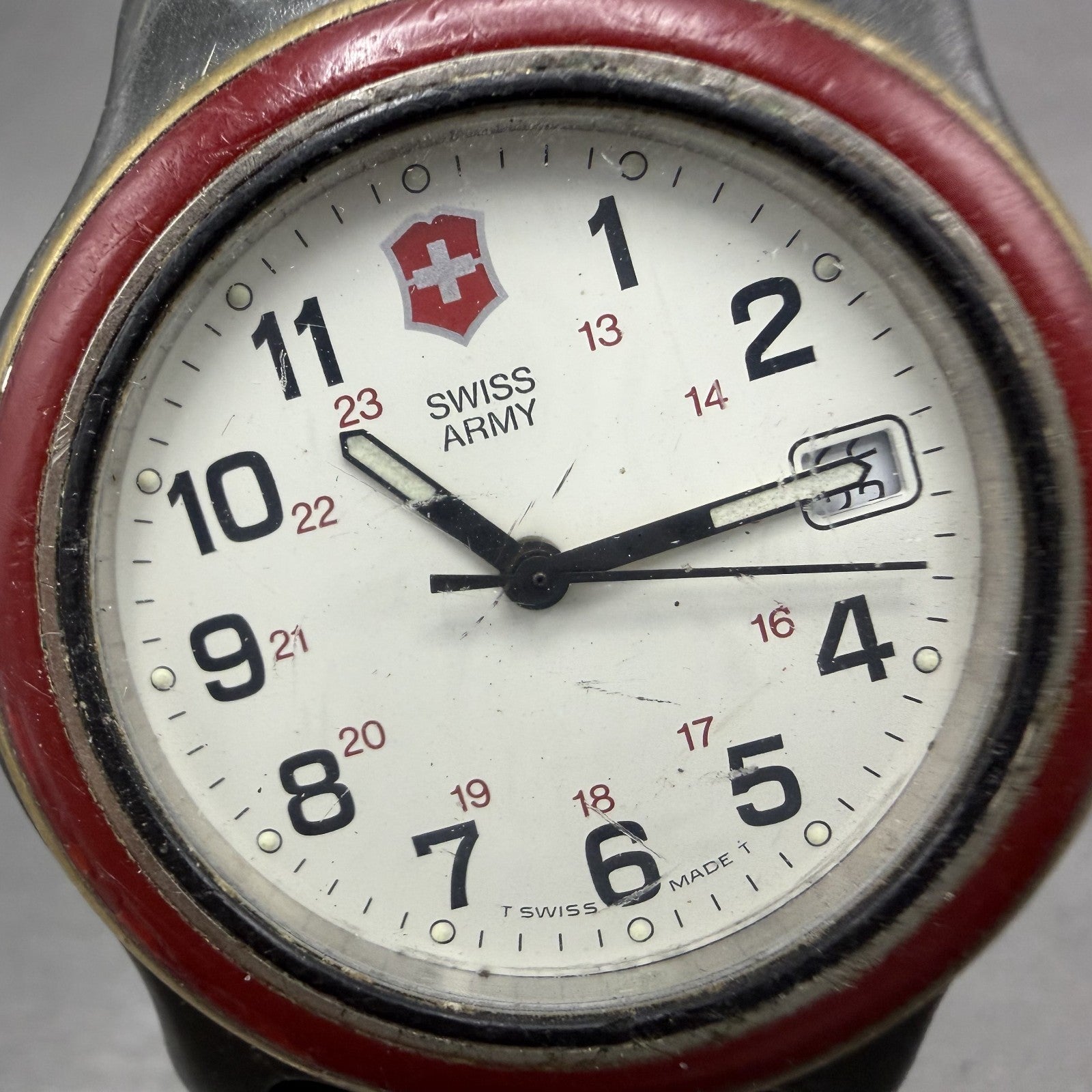 Victorinox Swiss Army Watch Men 39mm White Dial Black Tone Date READ!! New Batt1