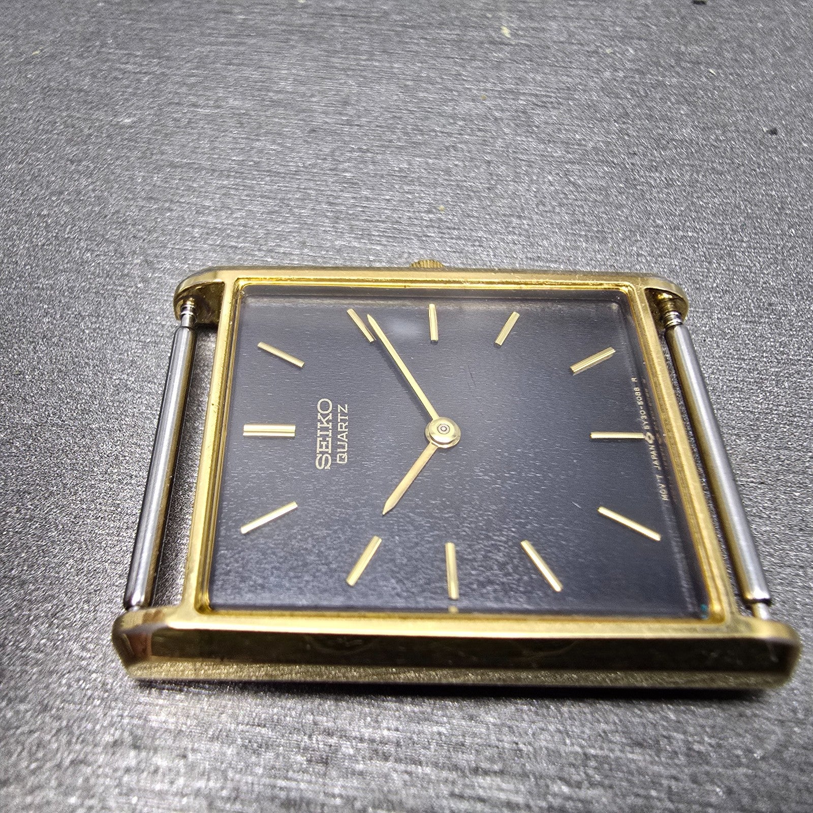 Seiko Tank Watch Men 25mm Black Dial Gold Tone Rectangle 5Y30-5069 PARTS Vintage4