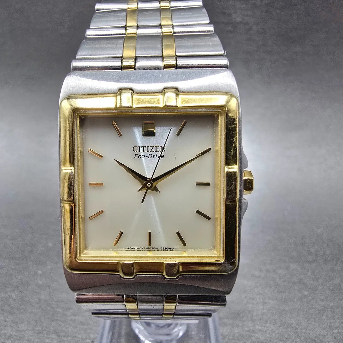 Citizen Eco-Drive Tank Watch Men 28mm White Dial Two Tone Rectangle E030 Works0