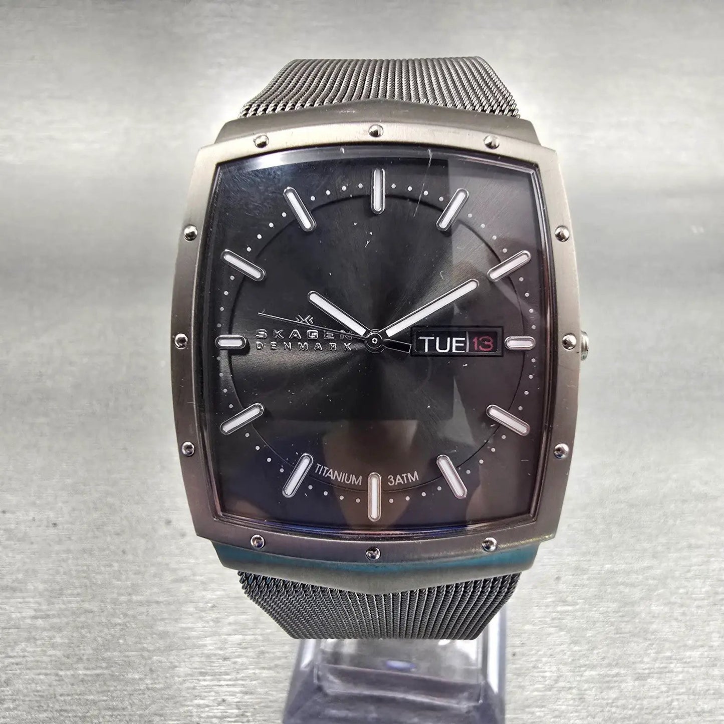 Skagen Tank Watch Men 34mm Gray Dial Titanium Daydate 396LTTM New Battery0