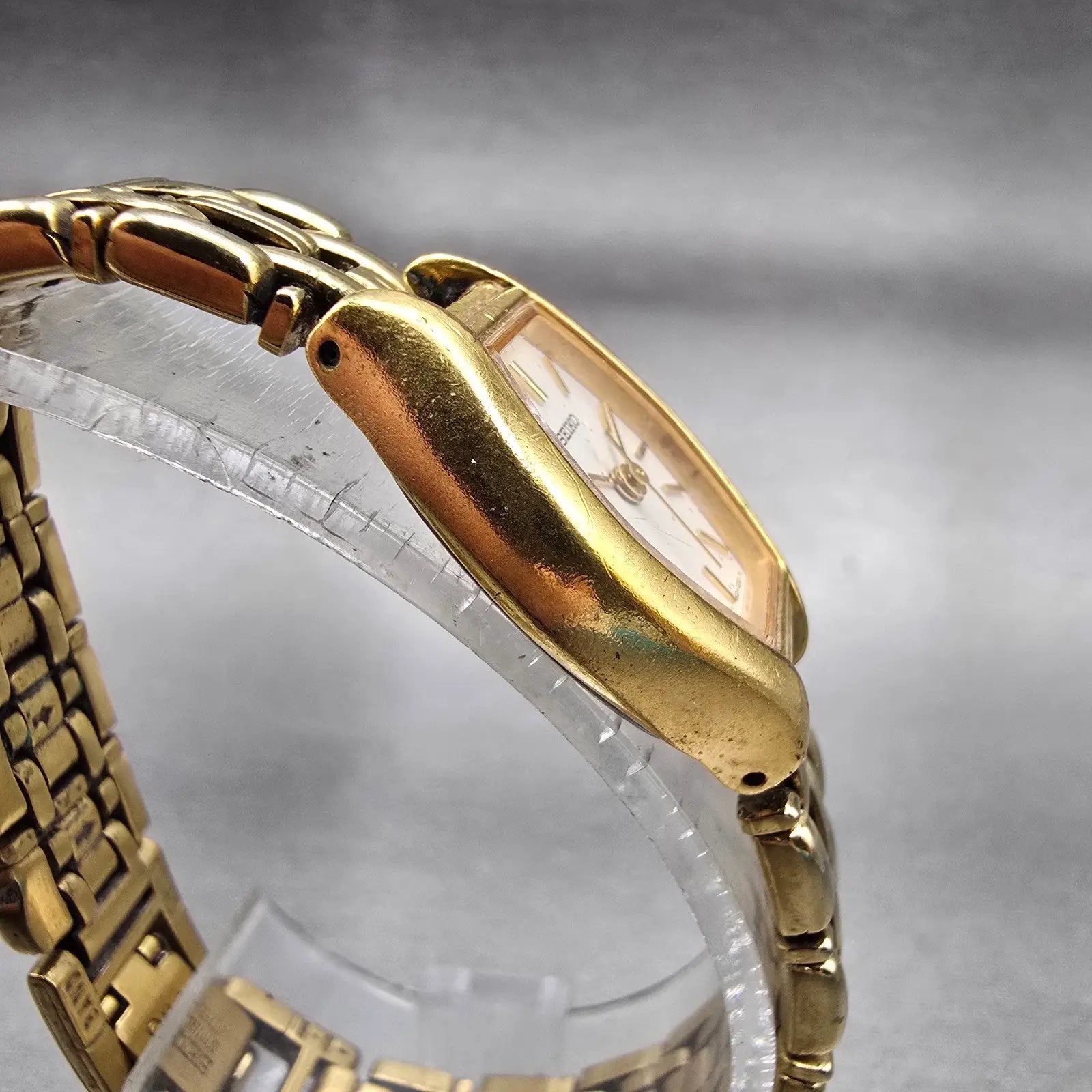 Seiko Watch Women 18mm White Dial Gold Tone Oval 1N01-5C19 New Battery Vintage3
