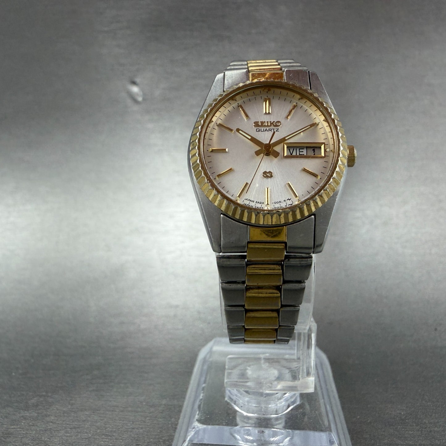 Seiko SQ Watch Women 25mm Silver Dial Two Tone Daydate Round 2A23-0039 NewBat 985