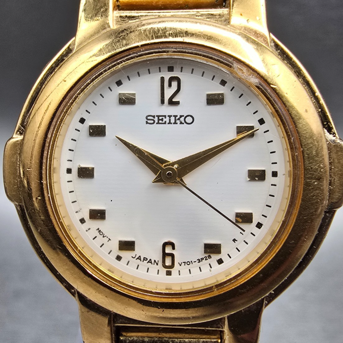 Seiko Watch Women 25mm White Dial Gold Tone Round V701-2F50 New Battery JP1
