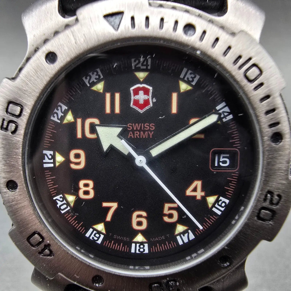 Victorinox Sprots Line Dive Watch Men 37mm Black Dial Silver Date Round PARTS2