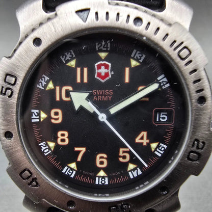 Victorinox Sprots Line Dive Watch Men 37mm Black Dial Silver Date Round PARTS2