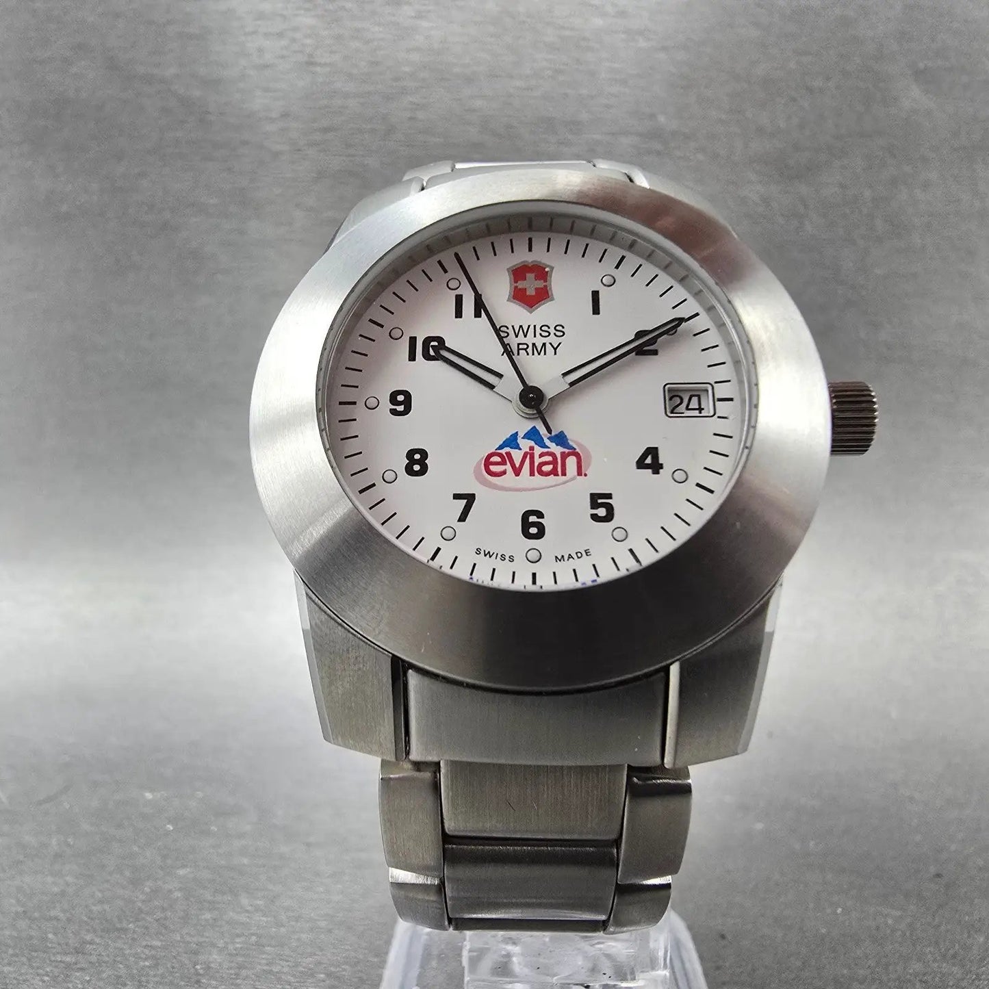 Victorinox Swiss Army Peak Watch Men 38mm White Dial Steel Date 24958 New Batt6