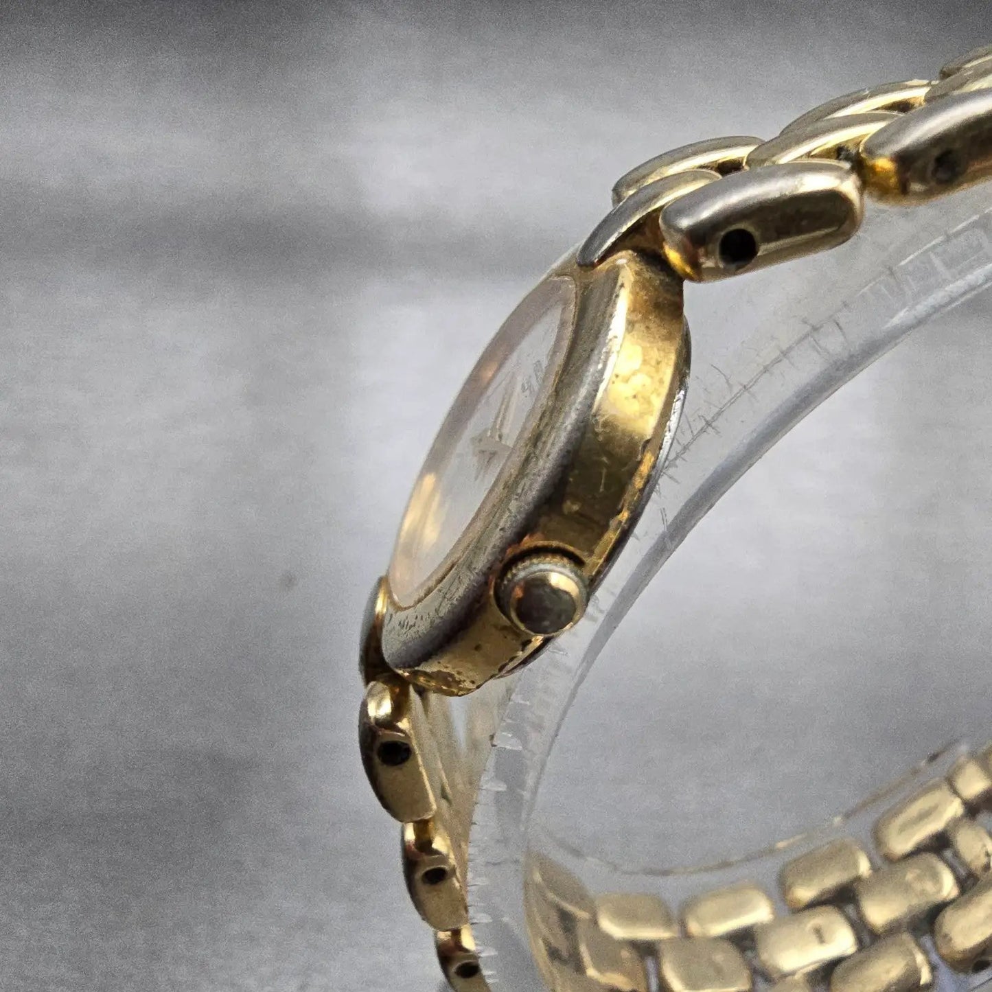 Seiko Watch Women 21mm MOP Dial Gold Tone Round 1N00-0D79 New Battery Vintage2