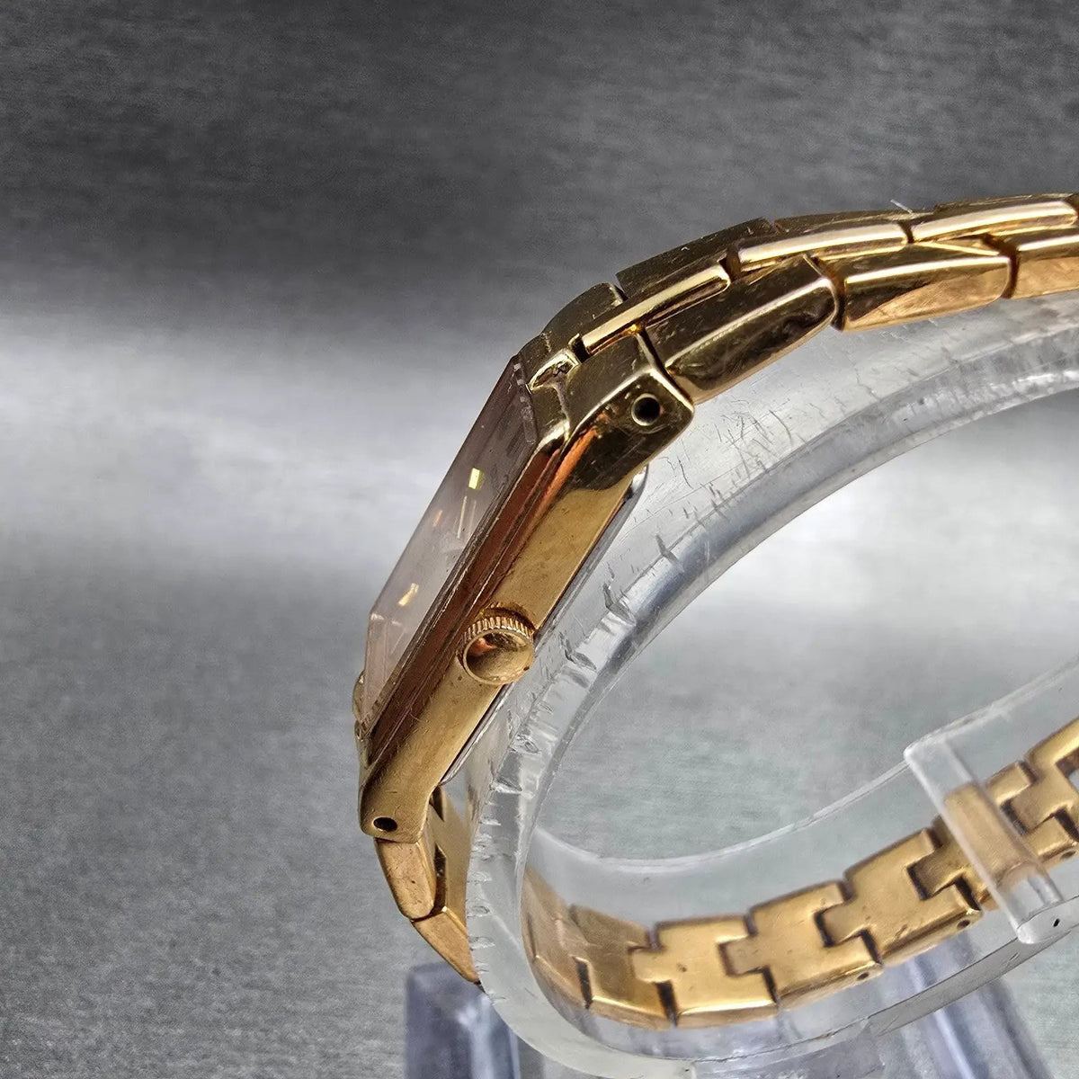 Seiko Tank Watch Women 13mm Gold Dial Gold Rectangle 2E20-7479 New Battery 564562