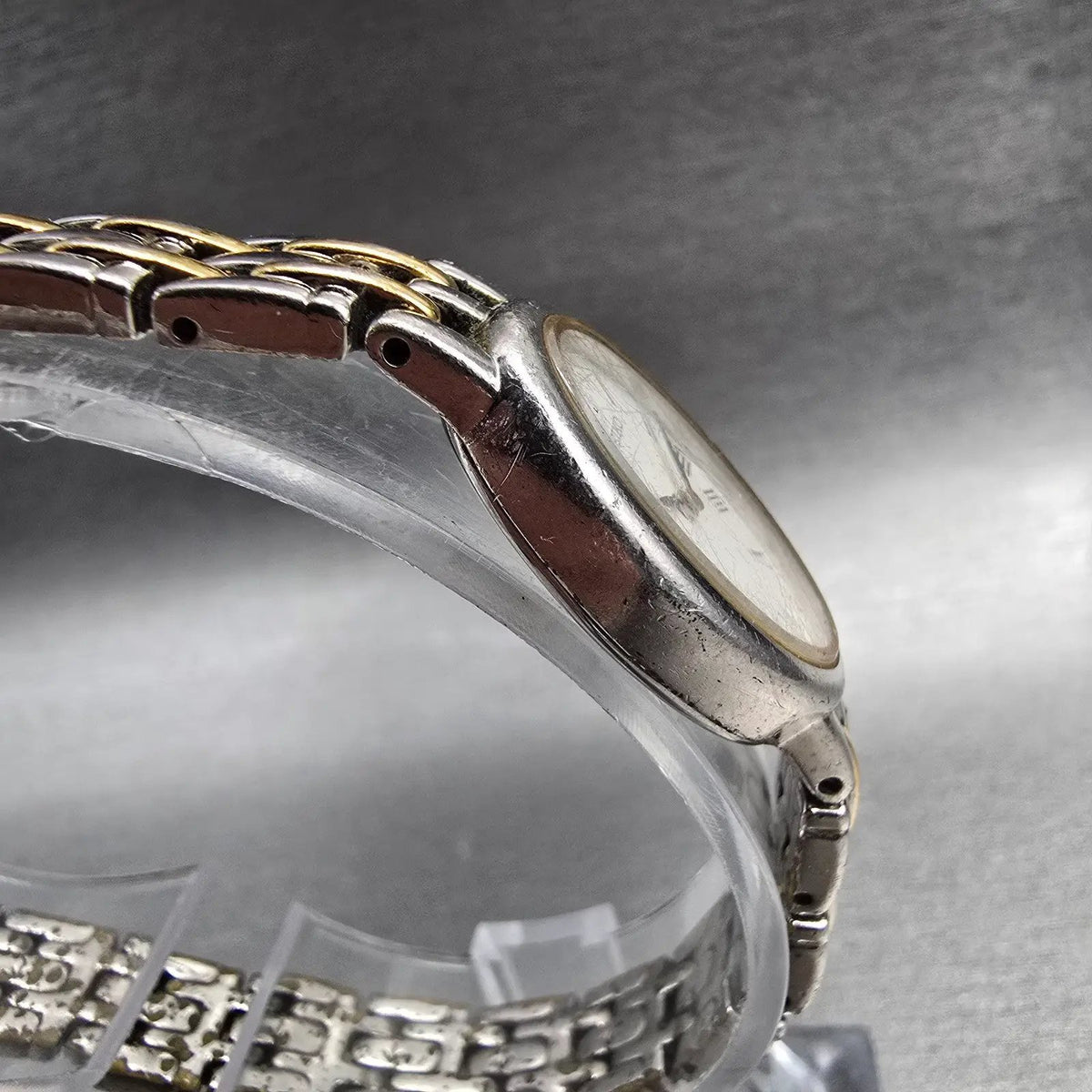 Seiko Watch Women 17mm White Dial Silver Tone Oval V400-1029 New Battery VTG 563
