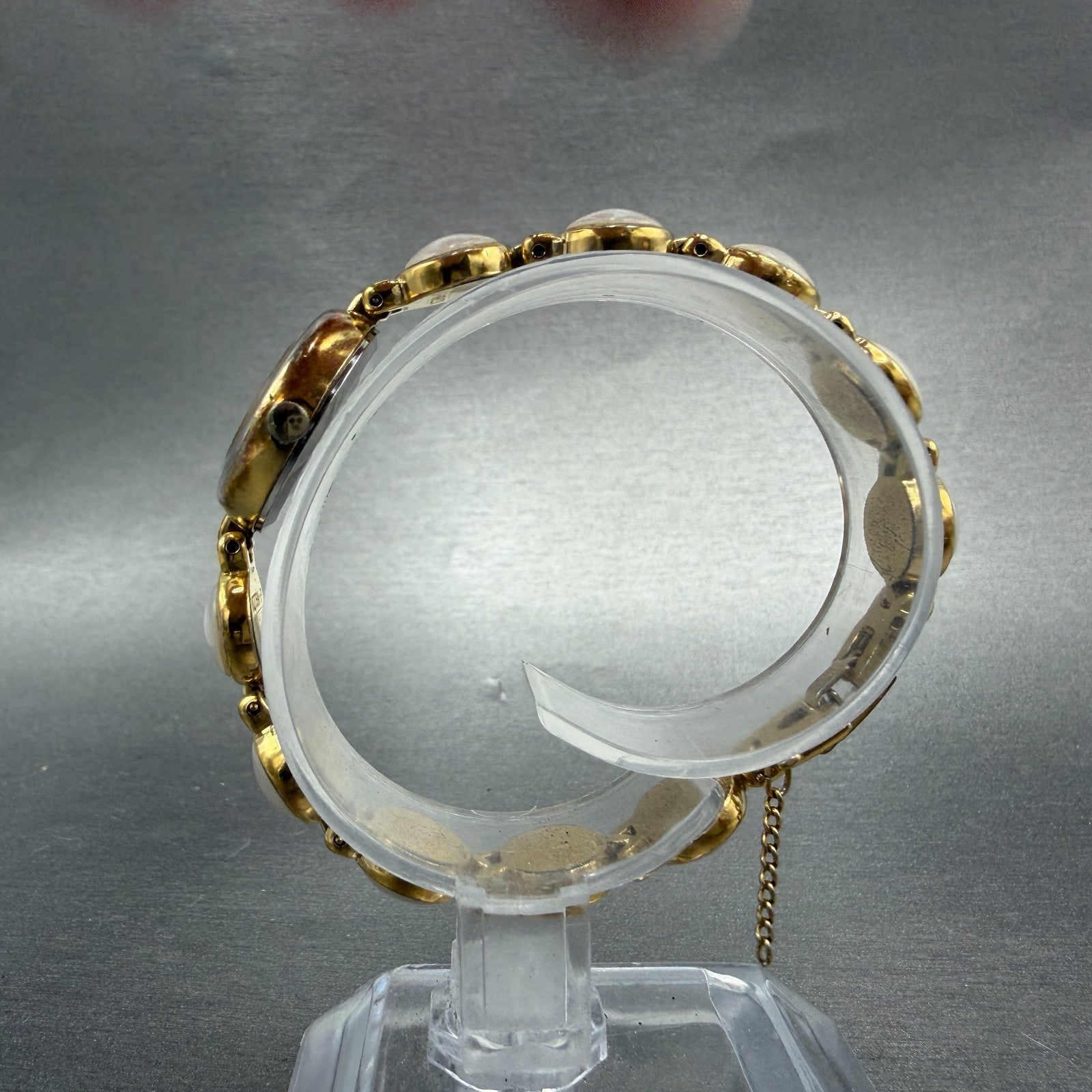Seiko Alba Watch Women 20mm White Dial Gold Tone Round Y588-0120 New Battery6