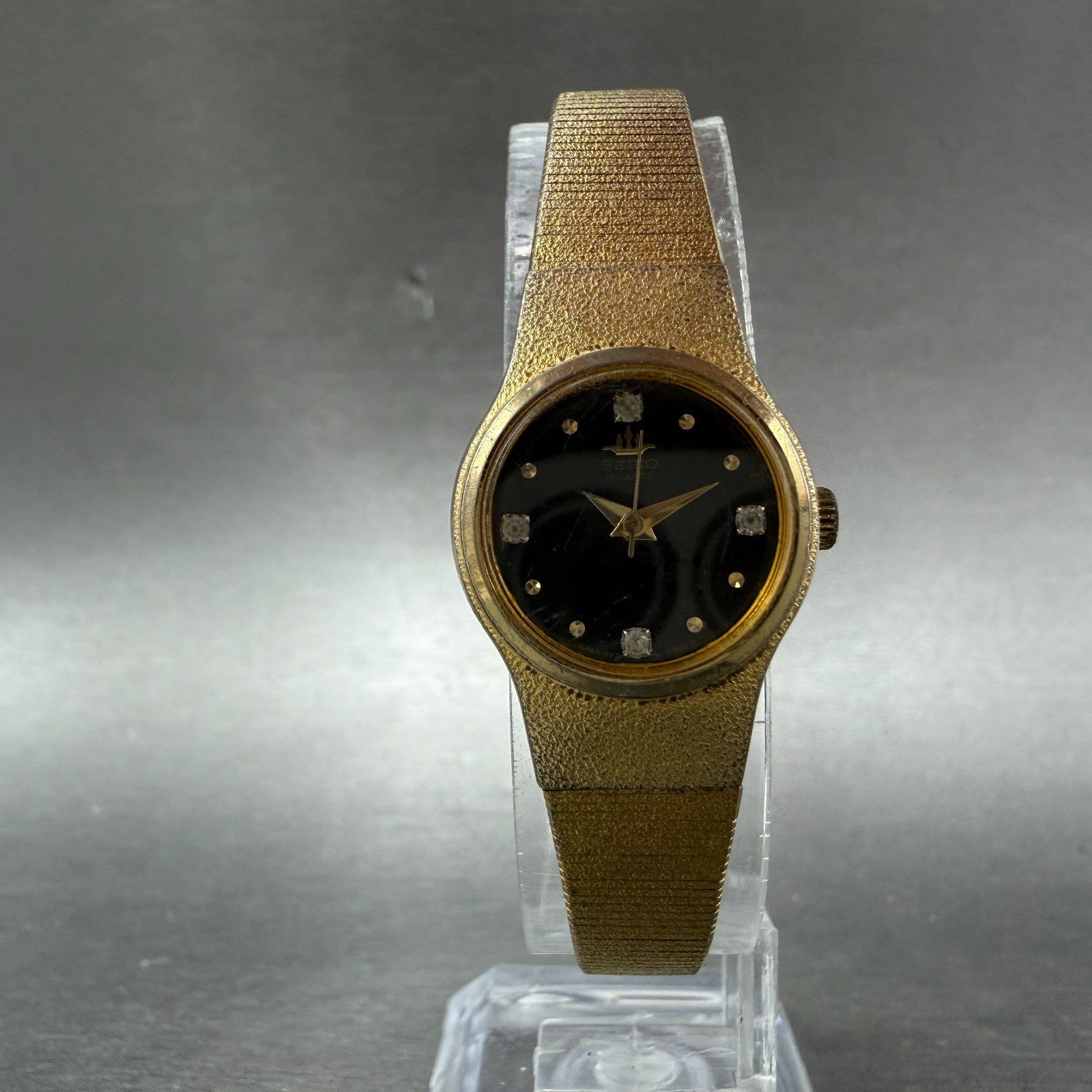 Seiko Watch Women 20mm Black Dial Gold Tone Round 8Y21-0020 New Battery Vintage5