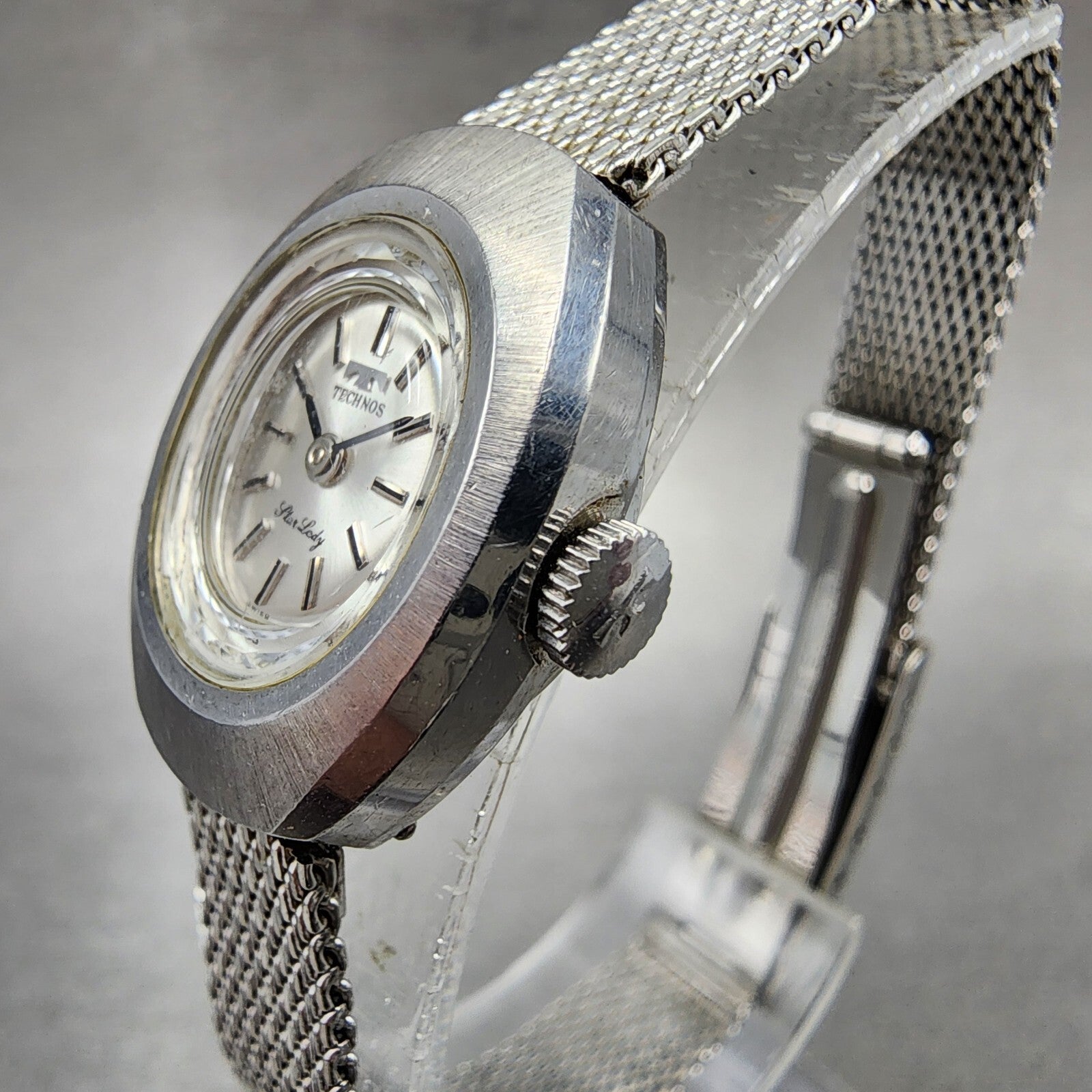Technos Star lady Watch Women 19mm Silver Dial Steel Oval Manual Wind Runs VTG2