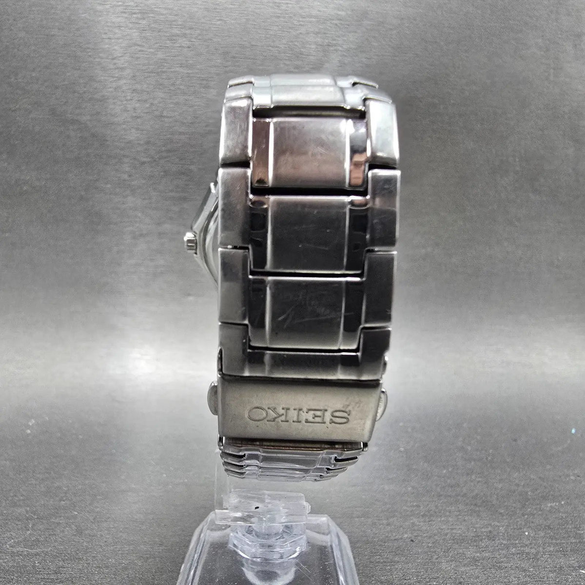 Seiko Solar Watch Men 39mm Black Dial Silver Tone Date Round V157-0AC0 Works7
