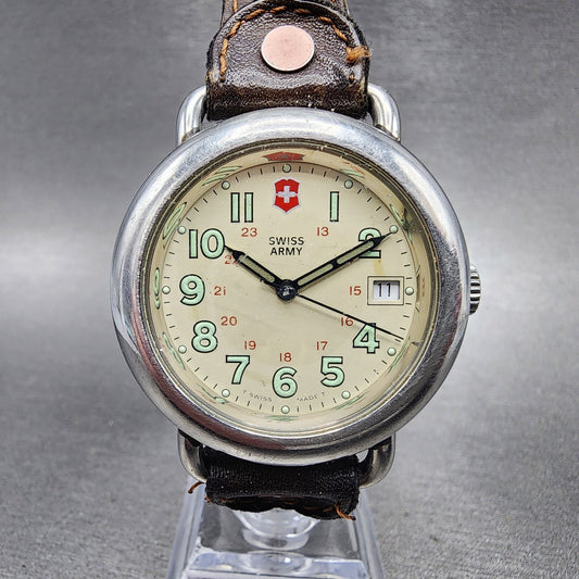 Victorinox Swiss Army Cavalry Watch Men 37mm Cream Dial Silve Tone Date NewBatb8
