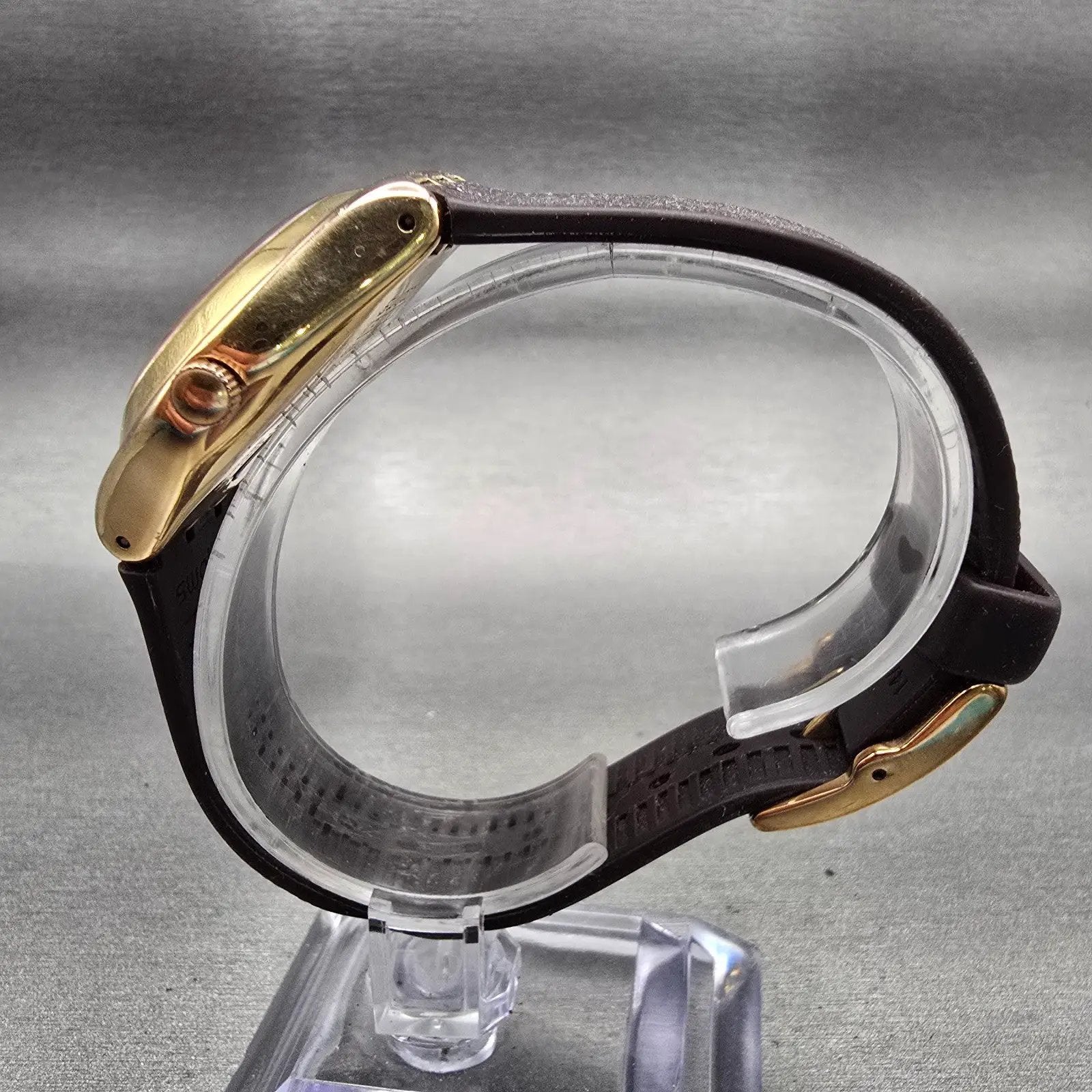 Swatch Irony BROWNEE Watch Men Gold Dial Gold Tone Daydate Round YLG701 New Batt6