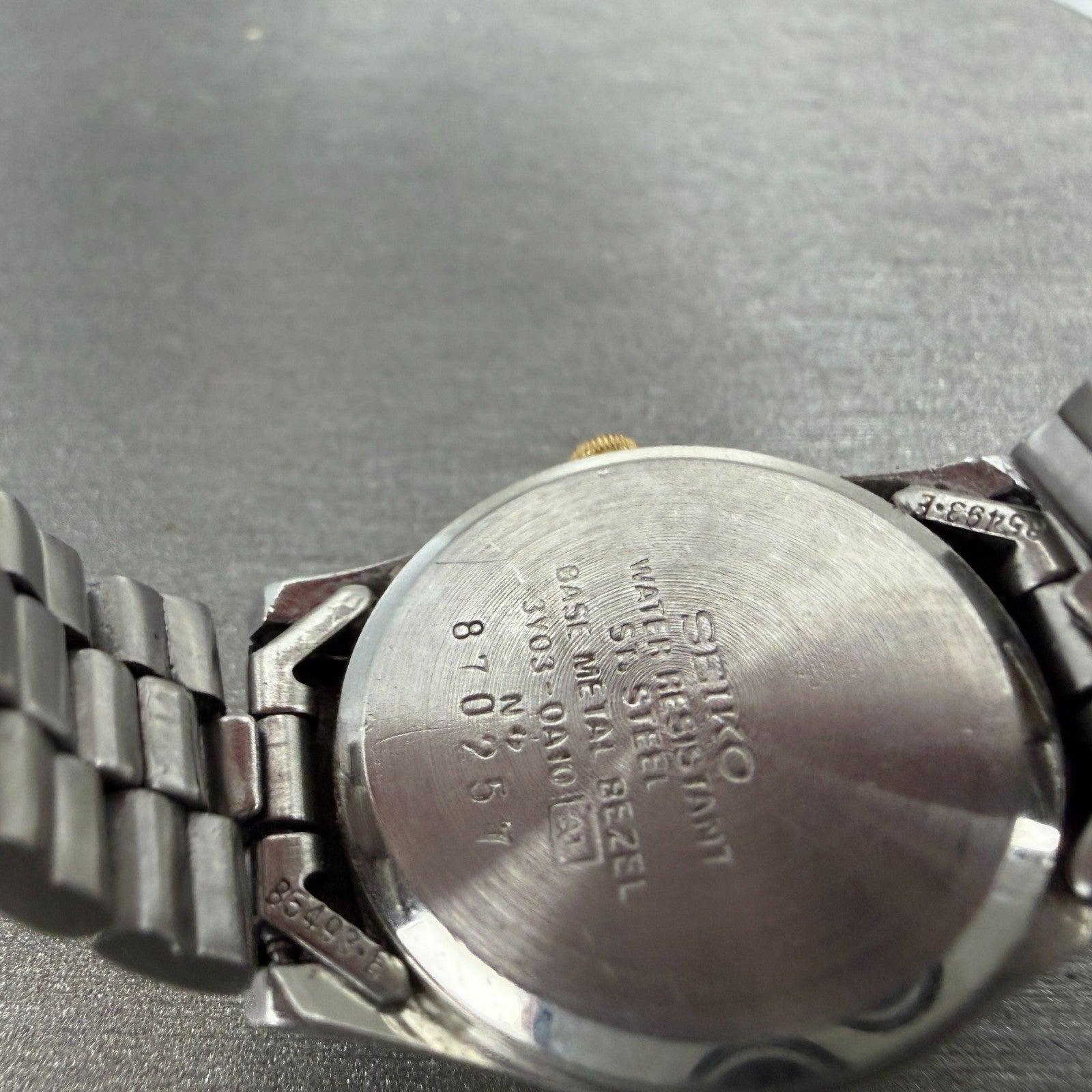 Seiko SQ Watch Women 23mm Silver Dial Two Tone Daydate 3Y03-0A10 New Battery VTG9