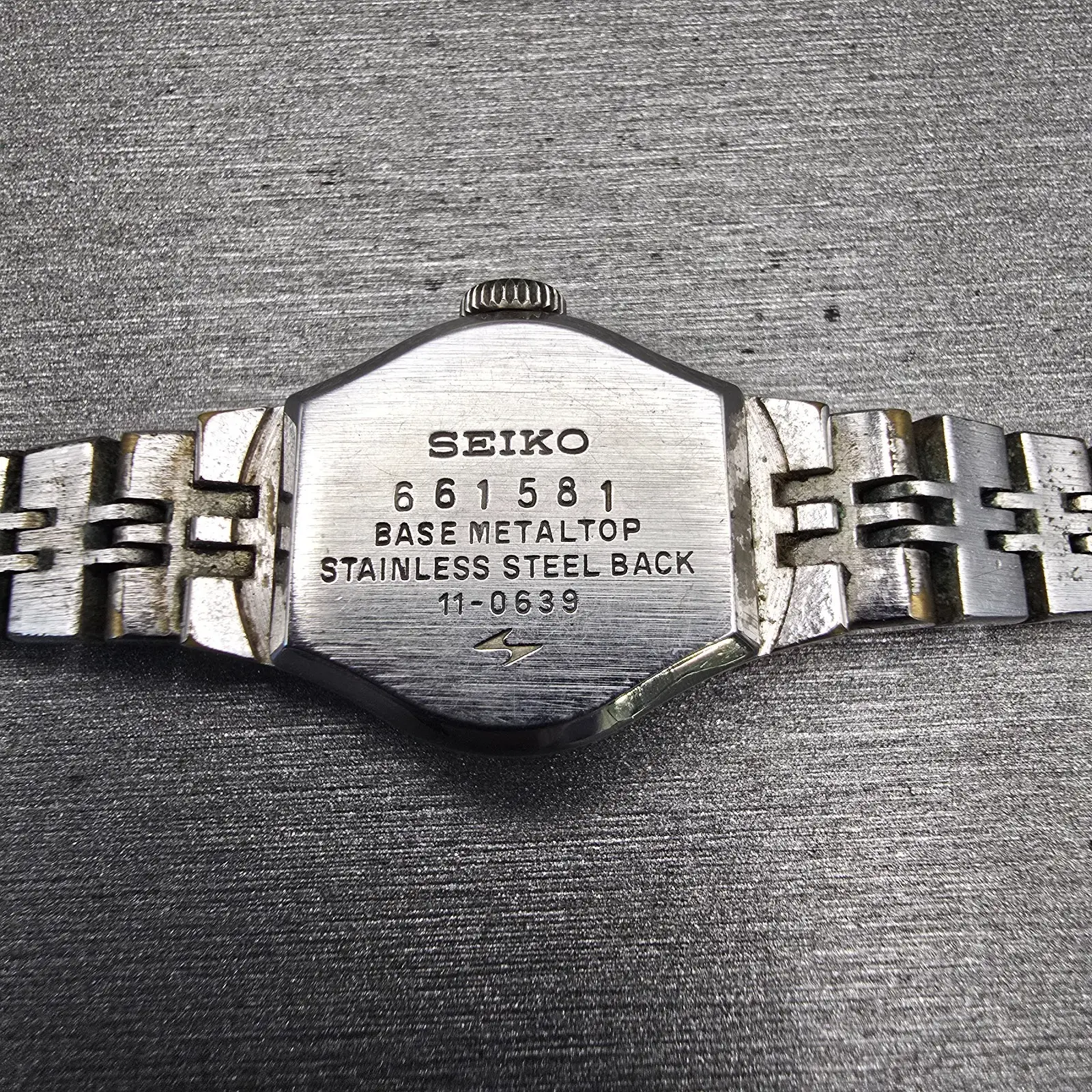 Seiko Watch Women 17mm Silver Dial Silver Tone Round 11-0639 Manual Wind Works11