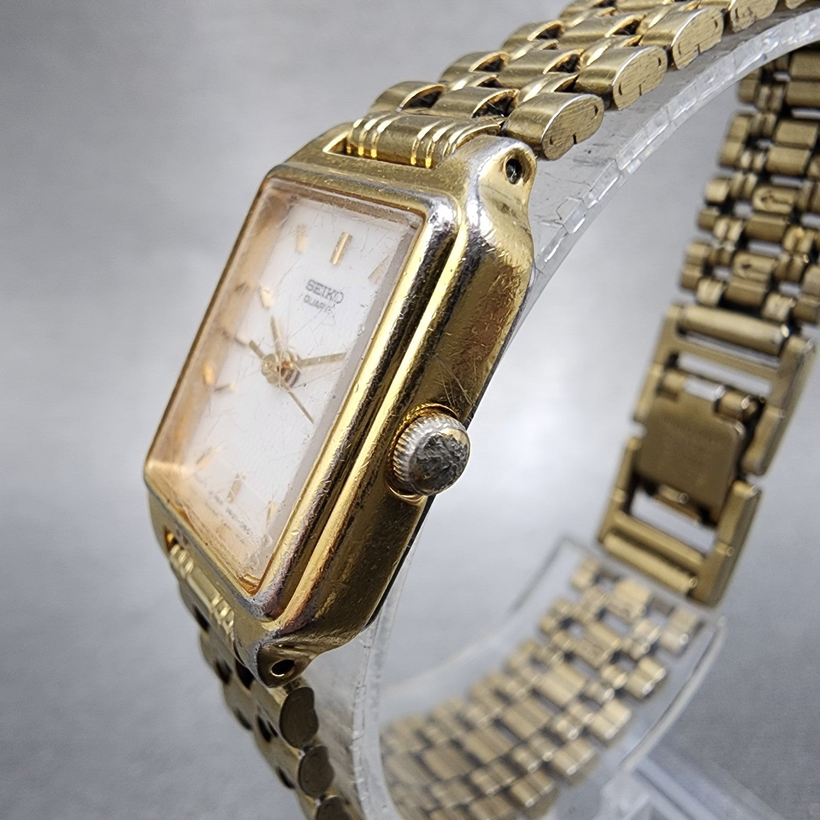 Seiko Tank Watch Women 18mm White Dial Gold Tone Rectangle V4015129 New Battery2