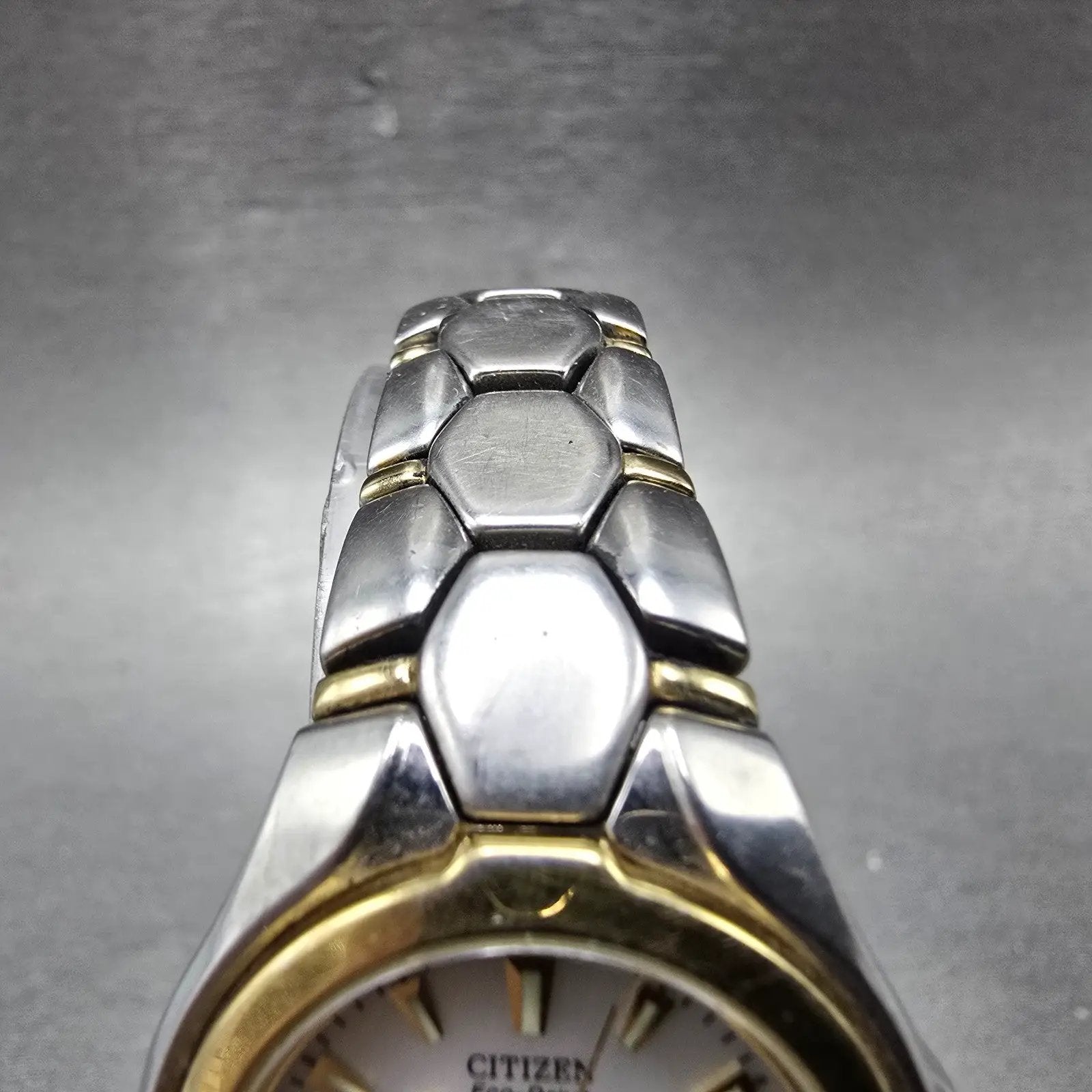 Citizen Eco-Drive Watch Women 27mm Silver Dial Two Tone Date E010-K001200 Runs S4
