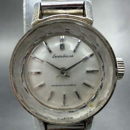 Seiko Solar Watch Women 19mm Silver Dial Silver Tone Manual Round 10-0280 Runs1