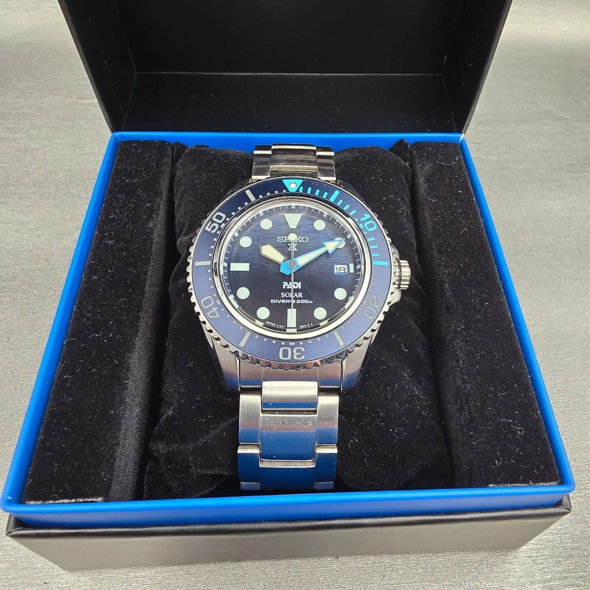 Seiko Prospex PADI Great Blue Watch Men 43mm Blue Dial Steel Solar SBDJ057 W/Box13