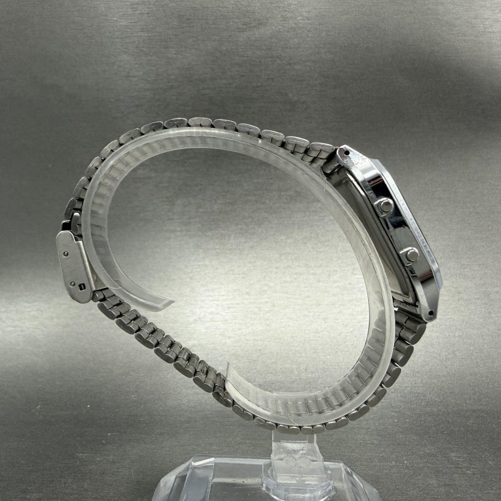 Casio AQ-230 Watch Men 30mm White Dial Silver Tone Alarm Chrono New Battery ABC9