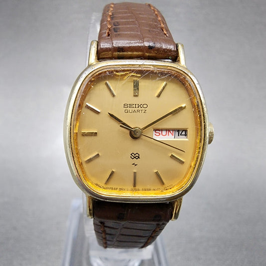VTG Seiko SQ Watch Women 21mm Gold Dial Gold Tone Rectangle 85235009 New Batt0