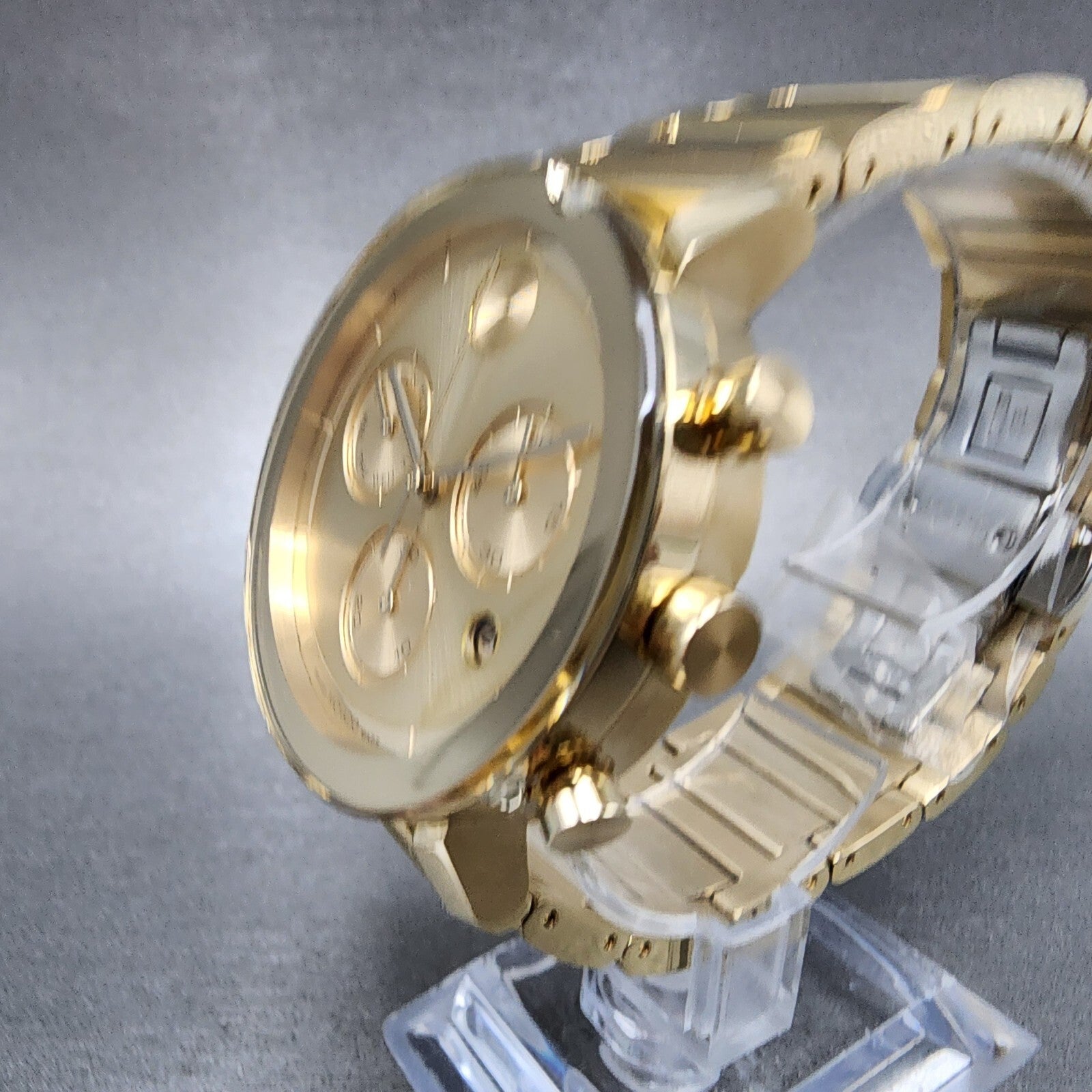 Movado Bold Evolution Chronograph Watch Men 42mm Gold Dial Gold Tone Date CHIP2