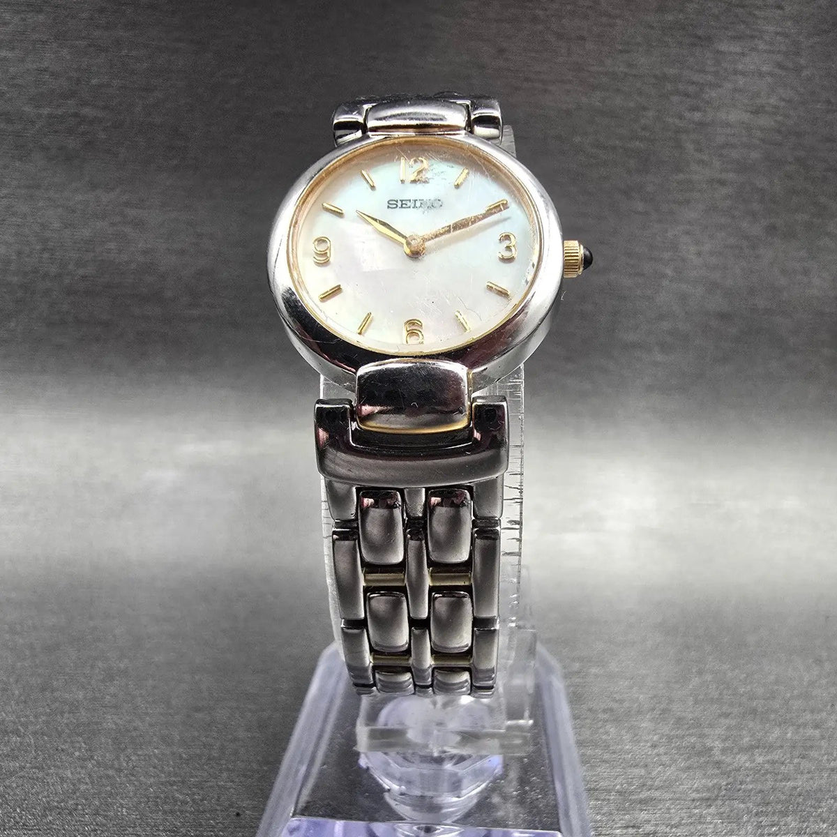 Seiko Watch Women 21mm MOP Dial Silver Tone Round 1N00-0GR0 New Battery VTG JP5