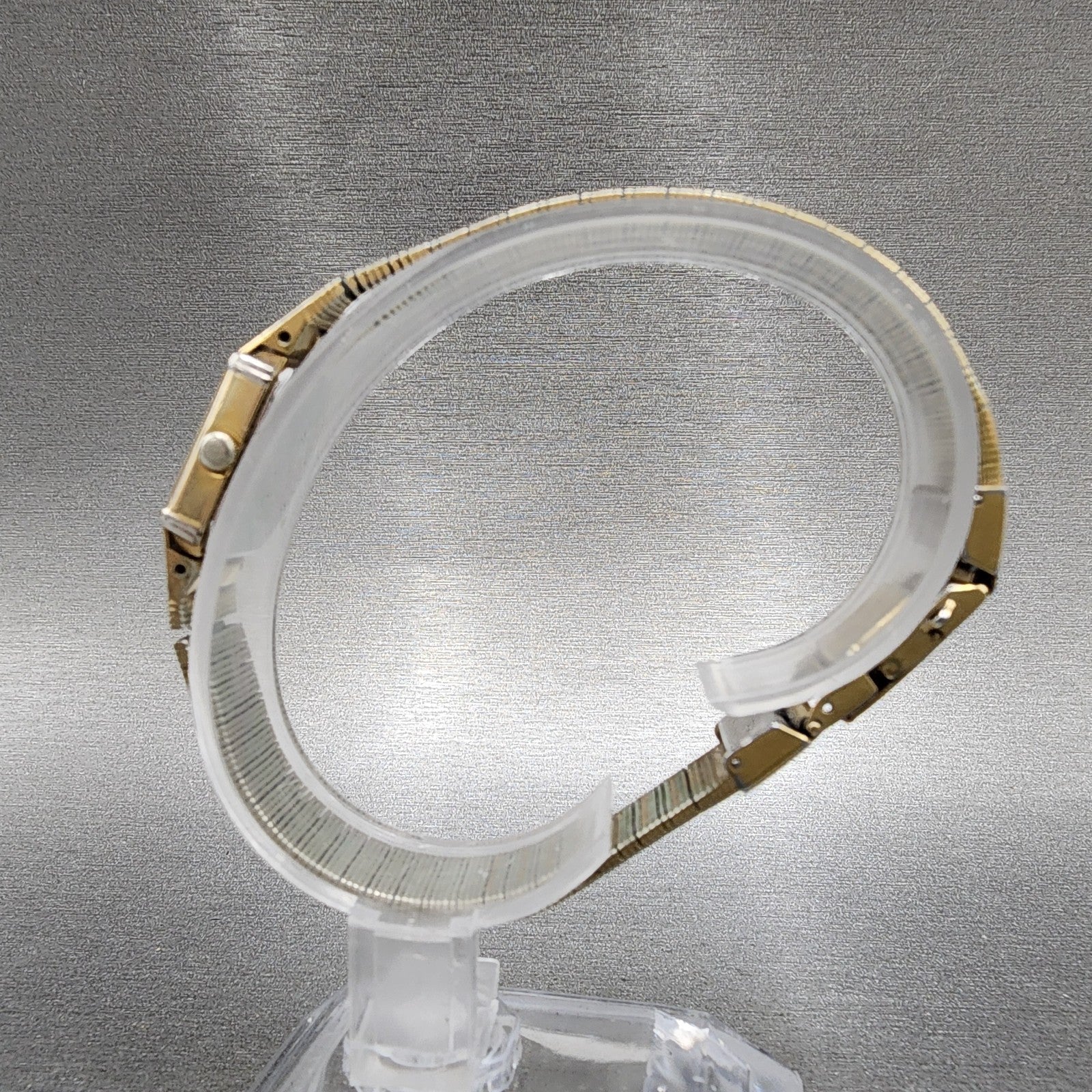 Seiko Tank Watch Women 12mm Champagne Dial Gold Tone 2e205400 New Battery6
