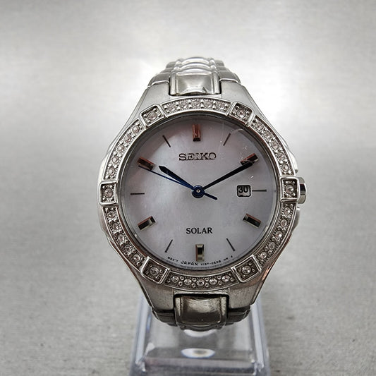 Seiko Solar Watch Women 31mm MOP Dial Silver Dial Date Round V137-0ca0 Runs