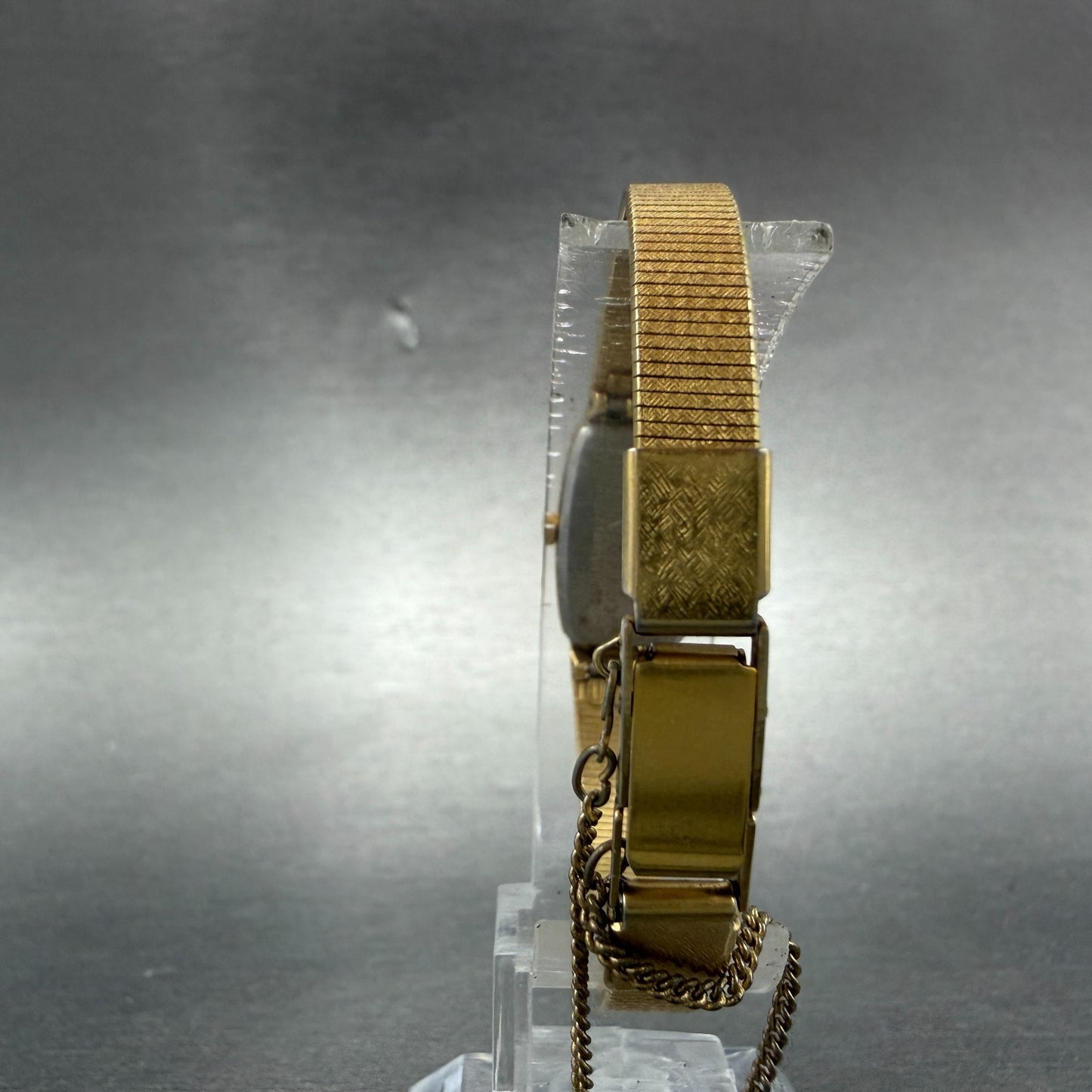 Seiko Tank Watch Women 13mm White Dial Gold Tone Rectangle 2e20-5010 New Batt J77