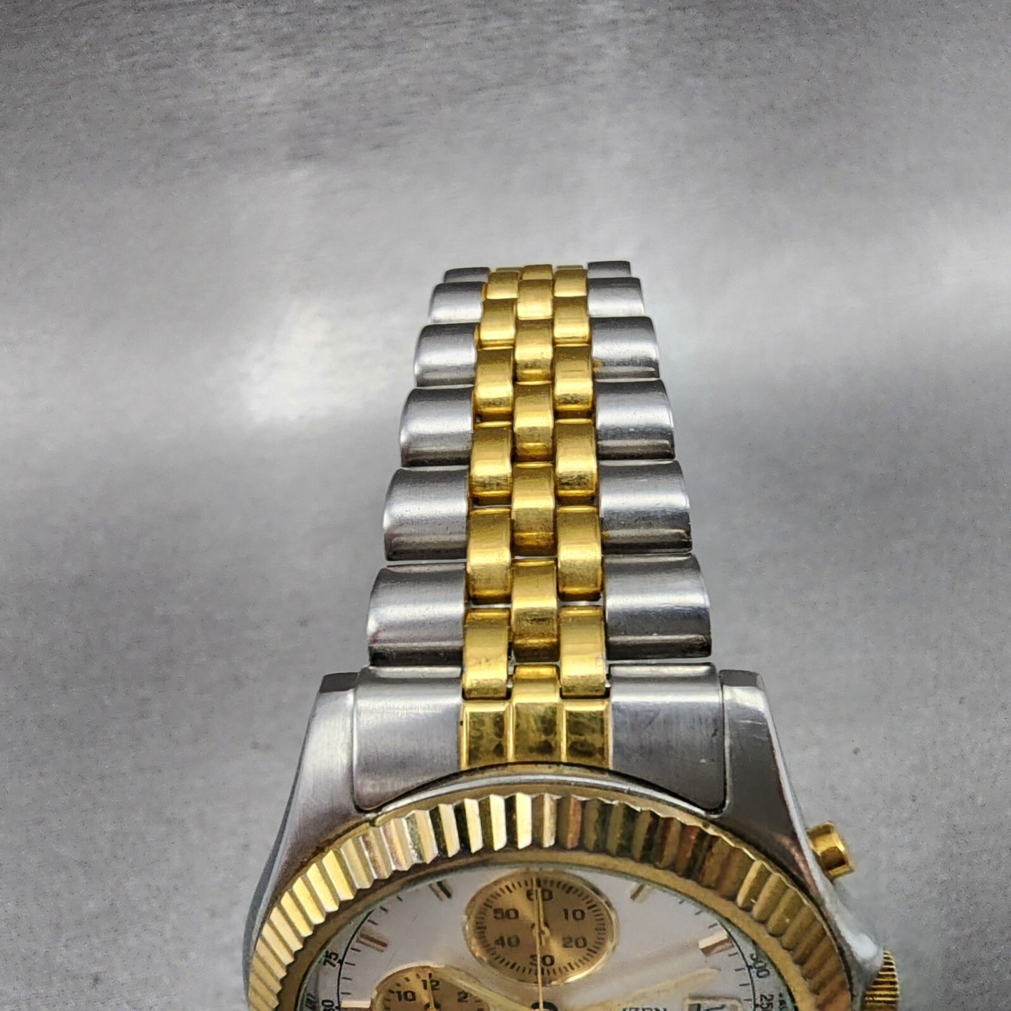 Citizen Chronograph Watch Men 38mm Silver Dial Two Tone Date 0510C50031 NewBa114