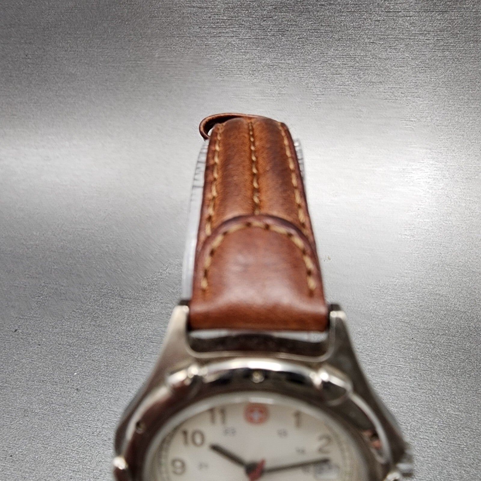 Wenger SAK Design Watch Women 29mm White Dial Silver Tone Date Round New Battery4