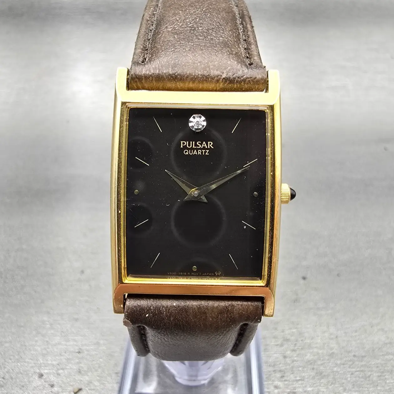 Seiko Pulsar Tank Watch Men 25mm Black Dial Gold Tone Rectangle V500-5A70 NewBat0