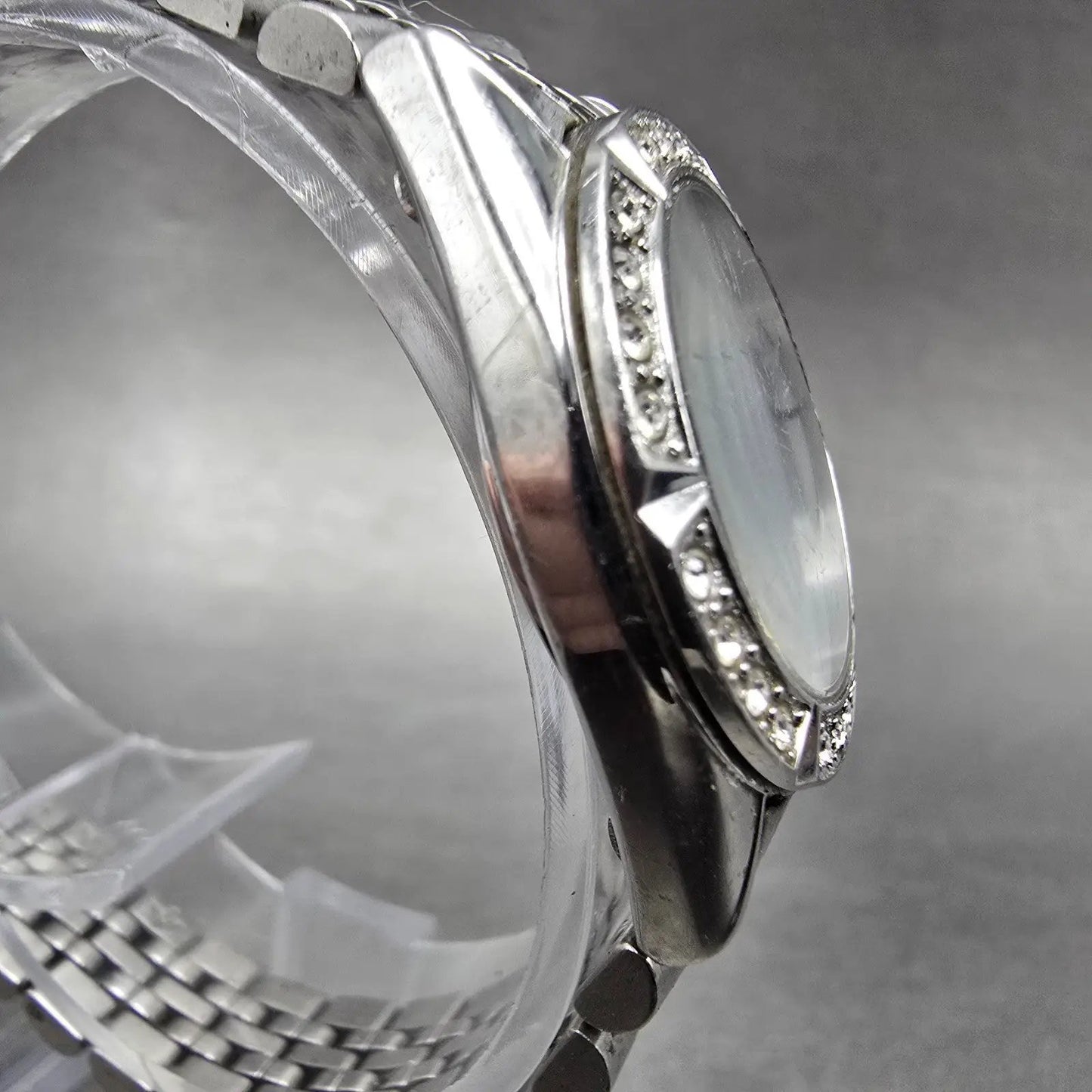 Seiko Solar Watch Women 25mm MOP Dial Silver Tone Round V117-0AN0 PARTS4