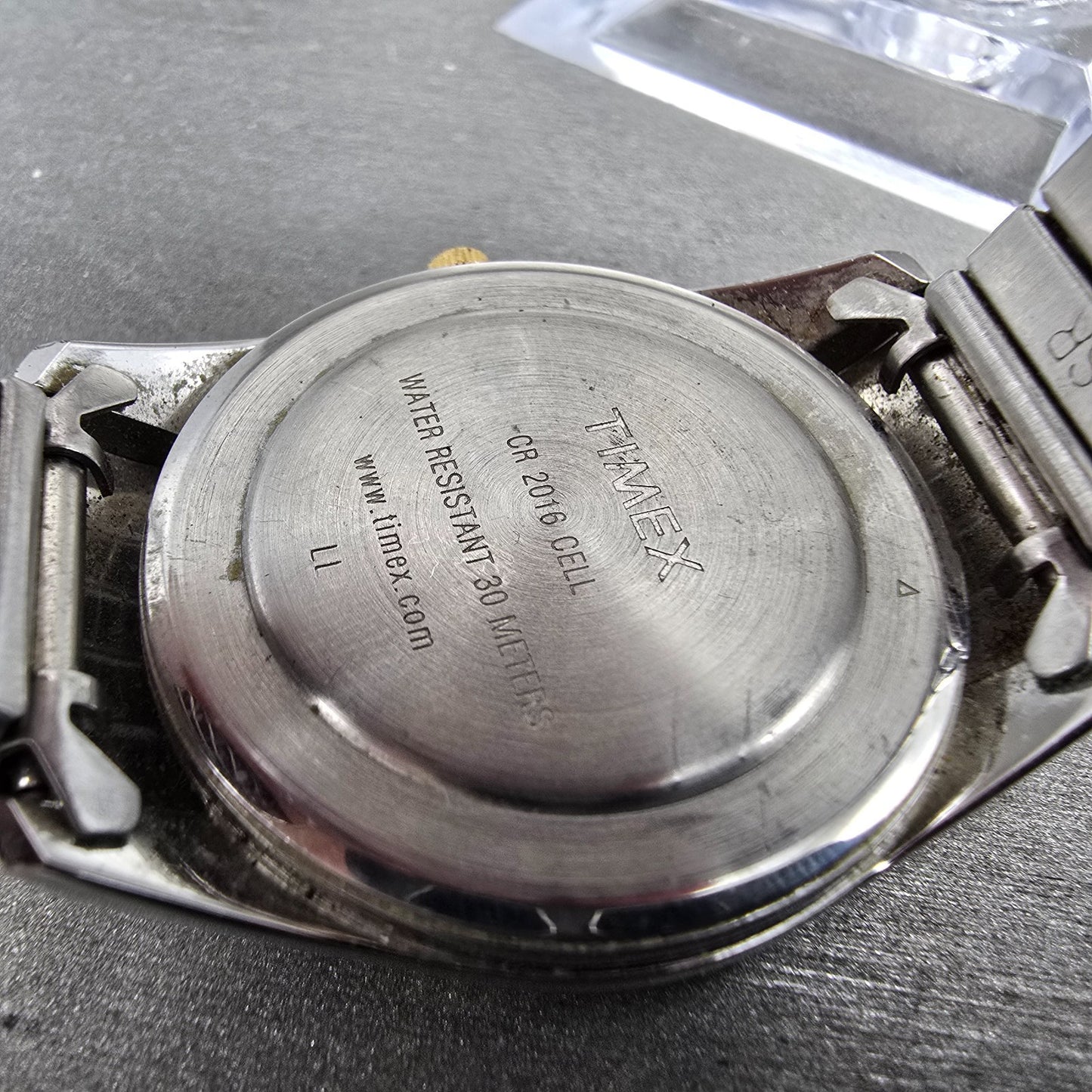 Timex Waterbury Legacy Watch Men 35mm White Dial Two Tone Daydate New Battery9