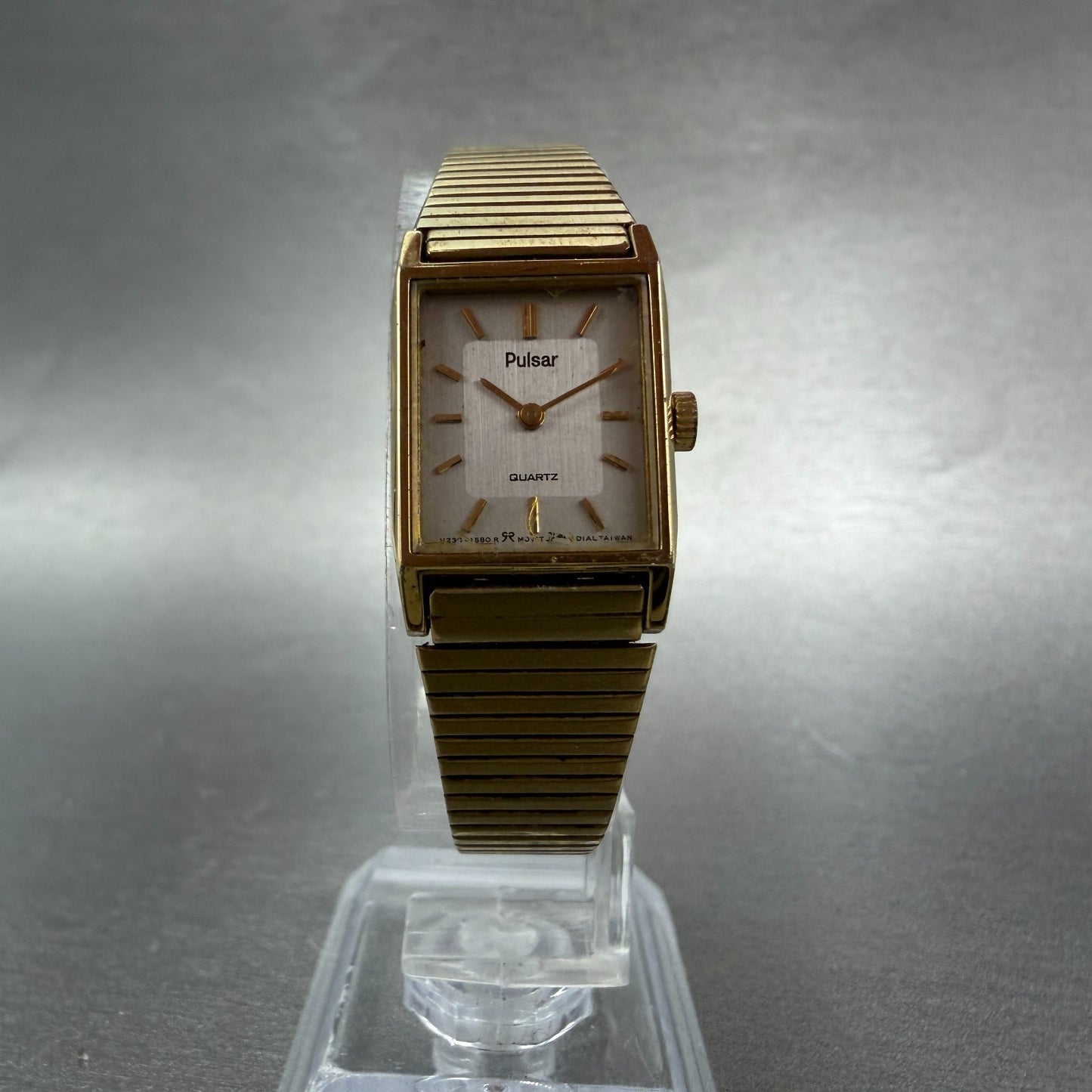 Seiko Pulsar Tank Watch Women 16mm Silver Dial Gold Tone V230-5720 New Battery5